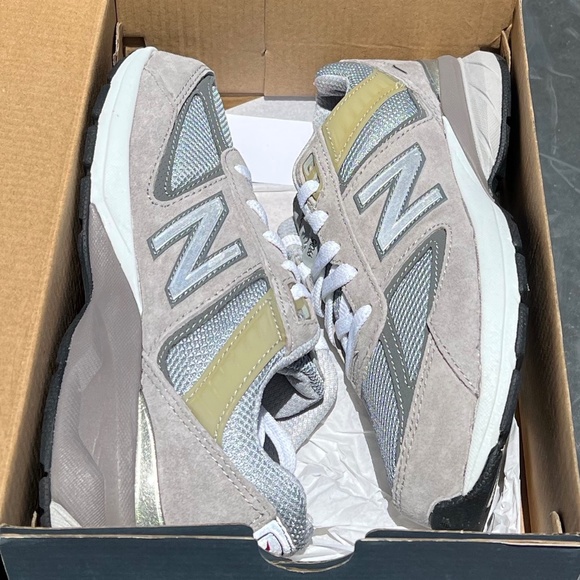 New Balance, Kids size 3 medium, Gray/silver/gold - Picture 2 of 5